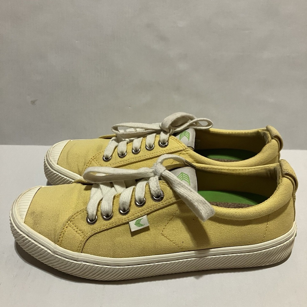 Cariuma OCA Low - Yellow Canvas‎ - US Women's Size 8.5